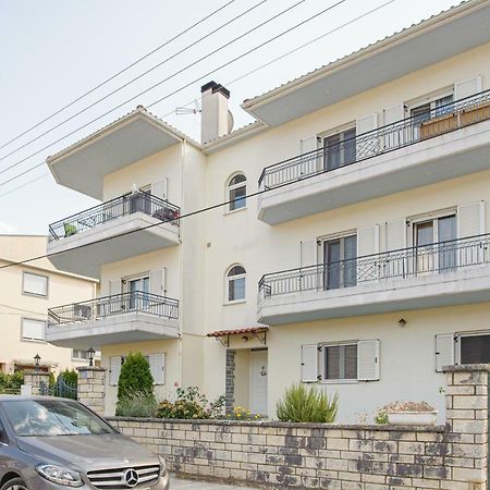 La Casa - Traditionally Elegant Apt 38M2 W Prk Grd يانينة المظهر الخارجي الصورة